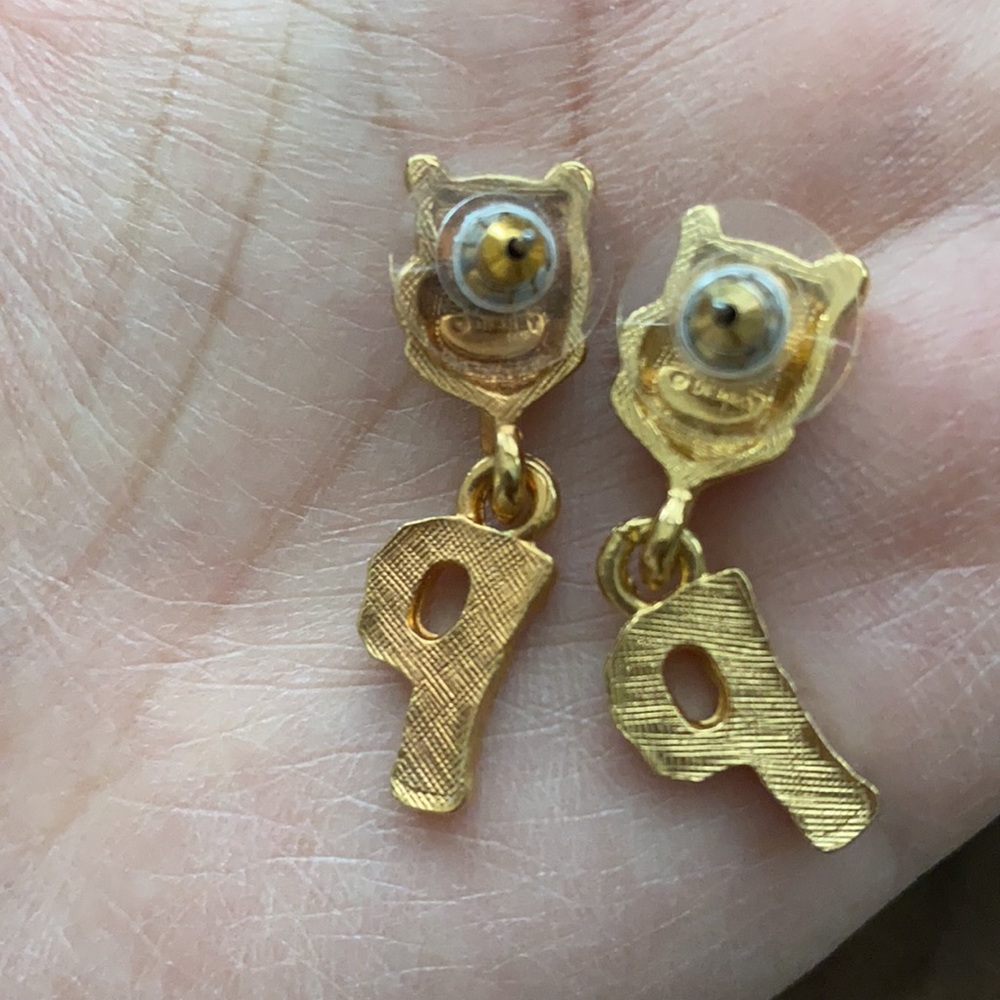 Disney signed plated Winnie The Pooh earrings - Picture 5 of 6